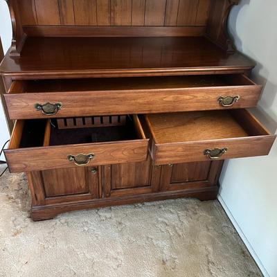 Pennsylvania House Hutch