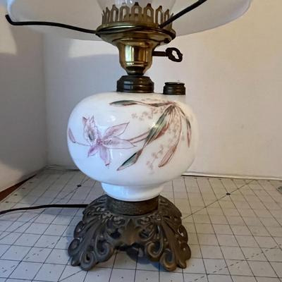 Vintage Floral Glass Electric Oil Lamp