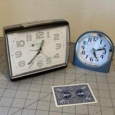 Silent Analogue Desk Clock