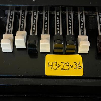 Vintage Hammond Electric Organ