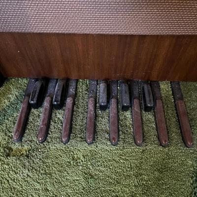 Vintage Hammond Electric Organ