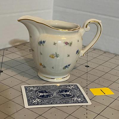 Syracuse ‘Suzanne’ China set