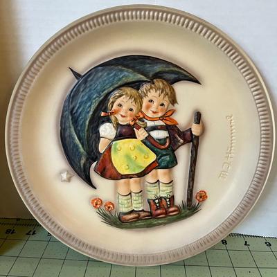 Goebel Hummel Anniversary Plate 1975