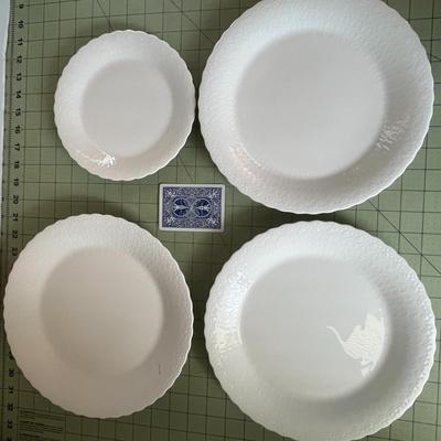 White Embossed Dinnerware Plate Set