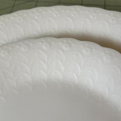 White Embossed Dinnerware Plate Set