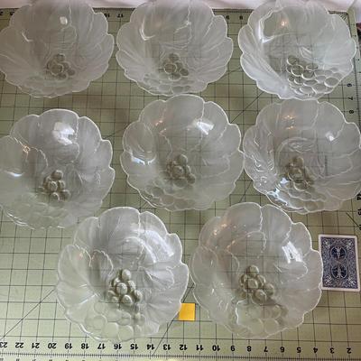 Frosted Glass Leaf Bowls Set