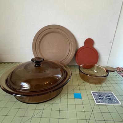 Vintage Visions Amber Glass Cookware Set – 5 Pieces with Lids and Silicone Mats