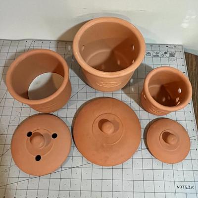Set of 3 Terracotta Herbs Storage Pots