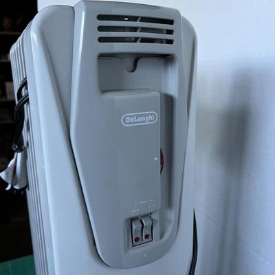 DeLonghi 1500W Electric Oil-Filled Radiator Heater ‘A’