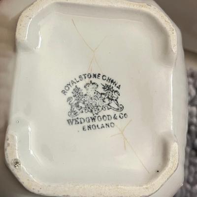 Royal stone China Wedgwood Co. England, Tea Pot and China Serving Dish