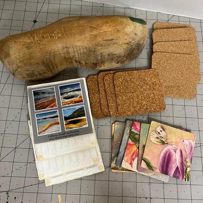 Décor Assortment – Wooden Shoe, Coasters and Americana Set