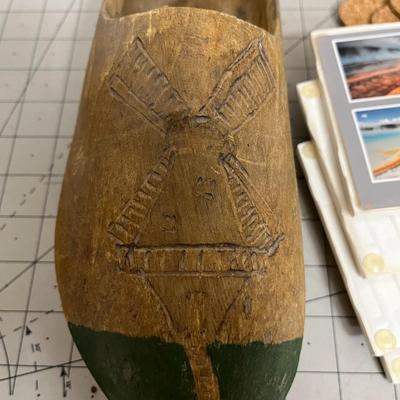 Décor Assortment – Wooden Shoe, Coasters and Americana Set