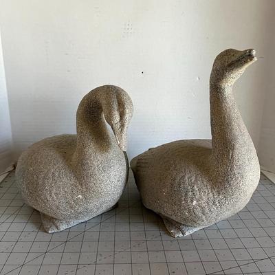 Concrete Swan Garden Statues (Pair)