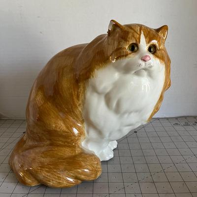 Vintage Ceramic Persian Cat Figurine