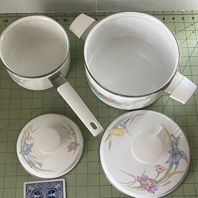 Vintage MIKASA Floral Enamel Saucepan & Dutch Oven Set – White with Pastel Flowers