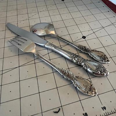 Vintage Ornate Stainless Flatware Set – 98 Piece Assortment