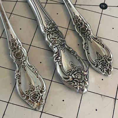 Vintage Ornate Stainless Flatware Set – 98 Piece Assortment
