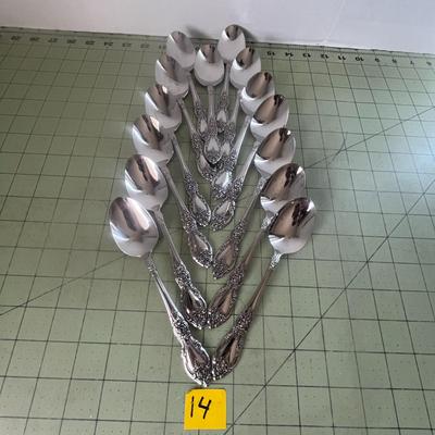 Vintage Ornate Stainless Flatware Set – 98 Piece Assortment