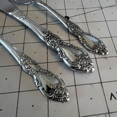 Vintage Ornate Stainless Flatware Set – 98 Piece Assortment