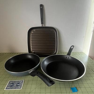 3-Piece Non-Stick Frying & Grill Pan Set – Skillets + Grill Pan