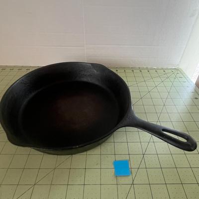 10½-Inch Cast Iron Skillet – Pre-Seasoned