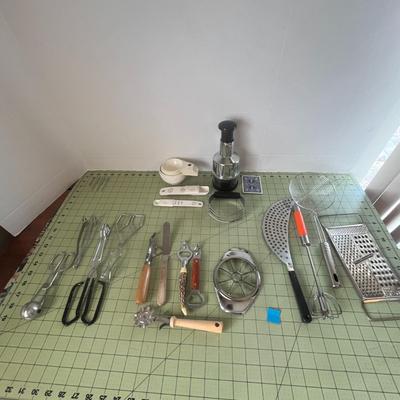 Kitchen Utensils & Gadgets Set