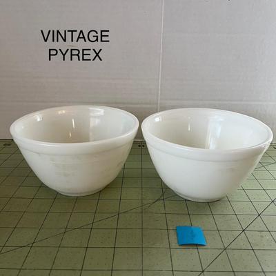 Pair of Vintage White Pyrex Mixing Bowls – Milk Glass – 6" Diameter