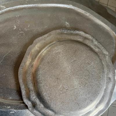 Scalloped Aluminum Tray Set