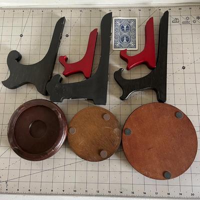 Display Easels and Wooden Bases