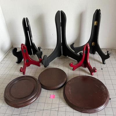 Display Easels and Wooden Bases