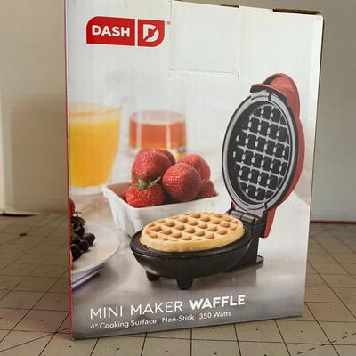 Red Mini Round Waffle Maker