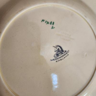 4 Wedgwood England Plates w Wall Holder Hunting Horses