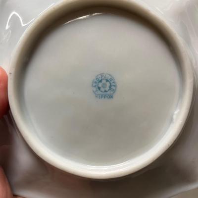 Sale Photo Thumbnail #298: Delightful set! Master with 6 individual bowls