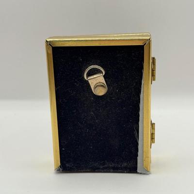 Sale Photo Thumbnail #897