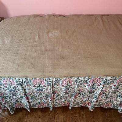 LOT 45Y: Twin Sized Multi Color Floral Bed Skirt and 2 Pillow Shams