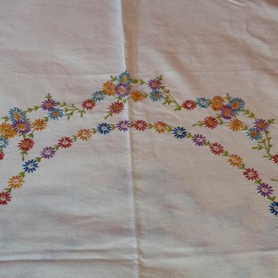LOT 46X: Various Hand Embroidered Table Runners, Place Mats, Napkins and More!