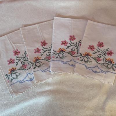 LOT 46X: Various Hand Embroidered Table Runners, Place Mats, Napkins and More!