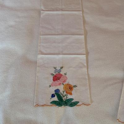 LOT 46X: Various Hand Embroidered Table Runners, Place Mats, Napkins and More!