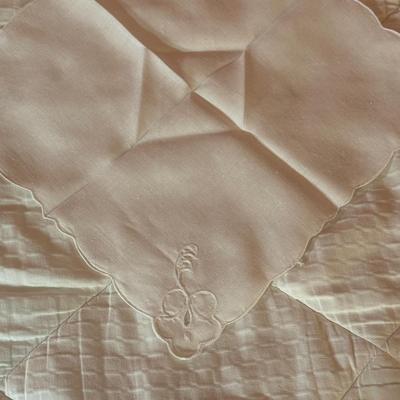 LOT 46X: Various Hand Embroidered Table Runners, Place Mats, Napkins and More!