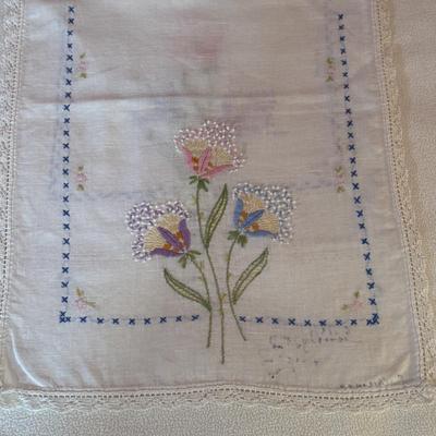 LOT 46X: Various Hand Embroidered Table Runners, Place Mats, Napkins and More!