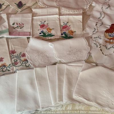 LOT 46X: Various Hand Embroidered Table Runners, Place Mats, Napkins and More!