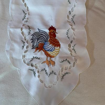 LOT 46X: Various Hand Embroidered Table Runners, Place Mats, Napkins and More!