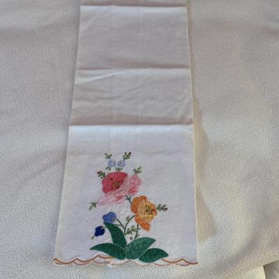 LOT 46X: Various Hand Embroidered Table Runners, Place Mats, Napkins and More!