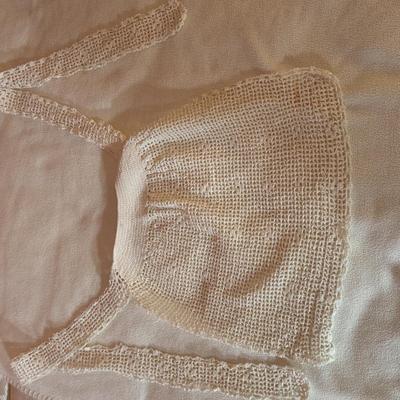LOT 46X: Various Hand Embroidered Table Runners, Place Mats, Napkins and More!