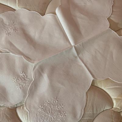 LOT 46X: Various Hand Embroidered Table Runners, Place Mats, Napkins and More!