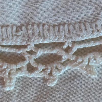 LOT 46X: Various Hand Embroidered Table Runners, Place Mats, Napkins and More!
