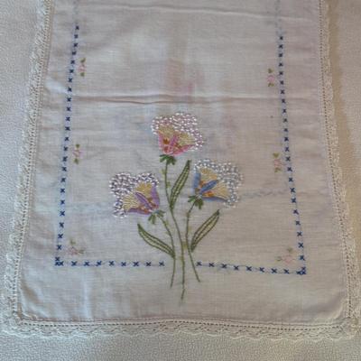 LOT 46X: Various Hand Embroidered Table Runners, Place Mats, Napkins and More!