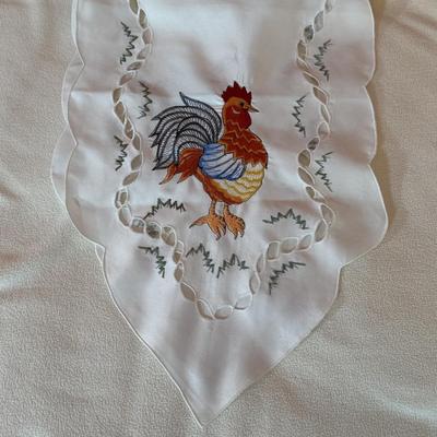 LOT 46X: Various Hand Embroidered Table Runners, Place Mats, Napkins and More!
