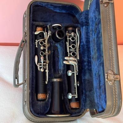 LOT 50L: Vintage Robert Malerne Standard Clarinet and Case, Paris, France