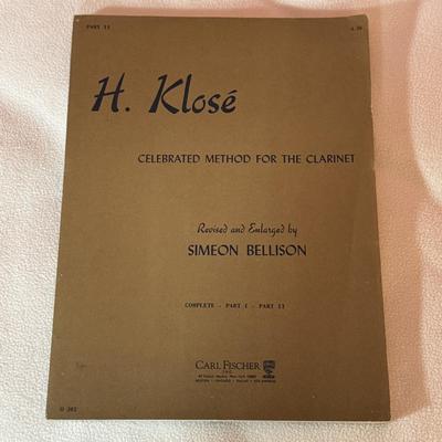 LOT 51L: Selmer Clarinet, Case, Accessories, and Song Books